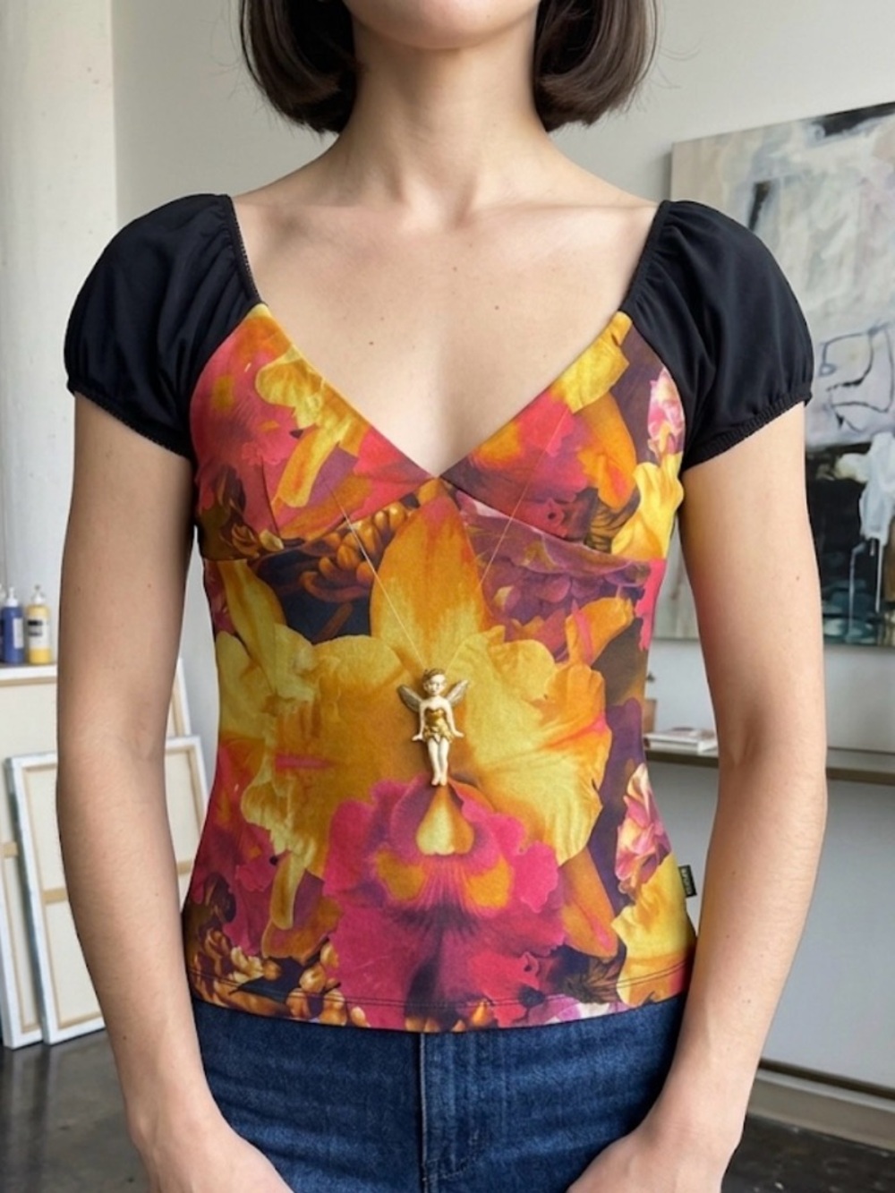 Heaven by Marc Jacob’s size Small  
Floral V-Neck Puff Sleeve Top